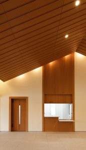 安房聖苑 エントランスホール受付